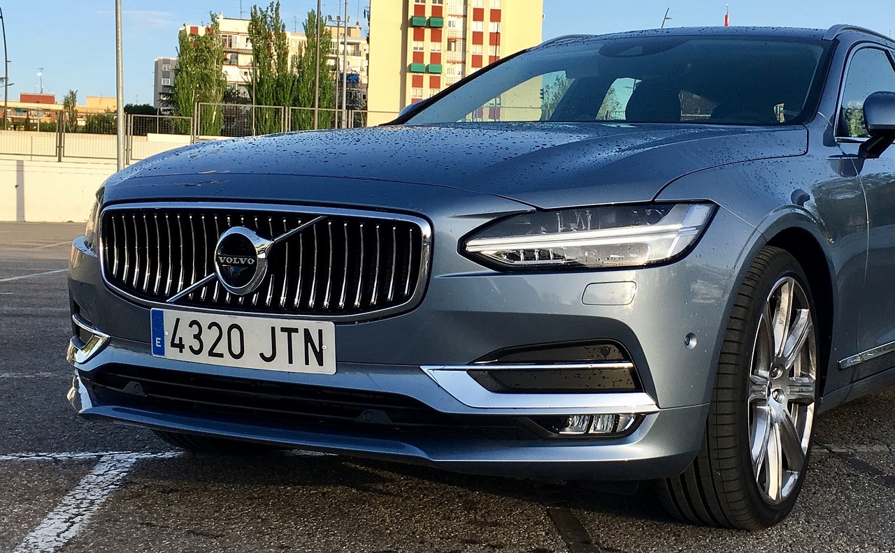 沃尔沃XC90 T8最新报价及豪华SUV体验揭秘