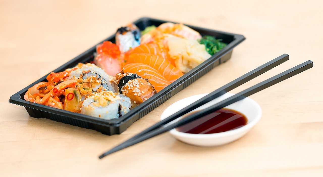 2024今晚新澳门开奖结果,21世纪商洛的特色美食与餐饮文化融合